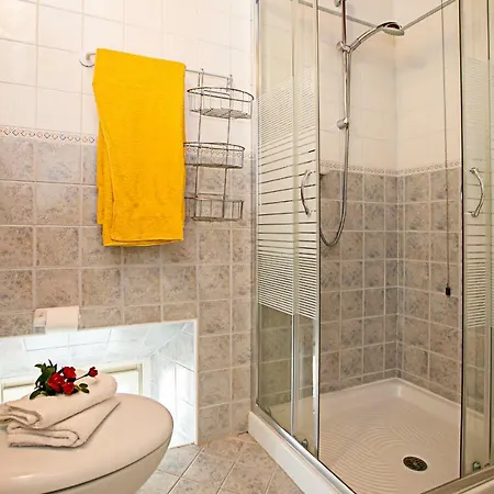 Sleeps 4 Air Con Wifi Desenzano del Garda
